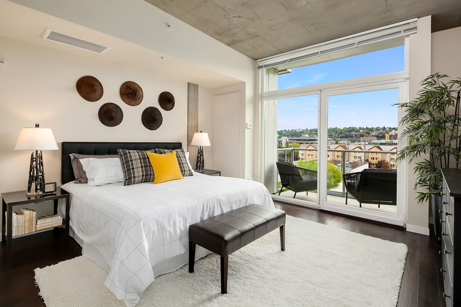 The master suite. And another terrace.