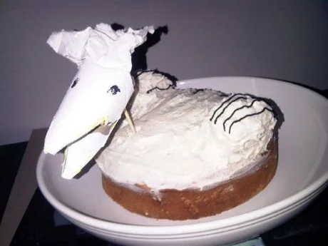 http---mashable.com-wp-content-uploads-2015-08-Swan_cake.jpg