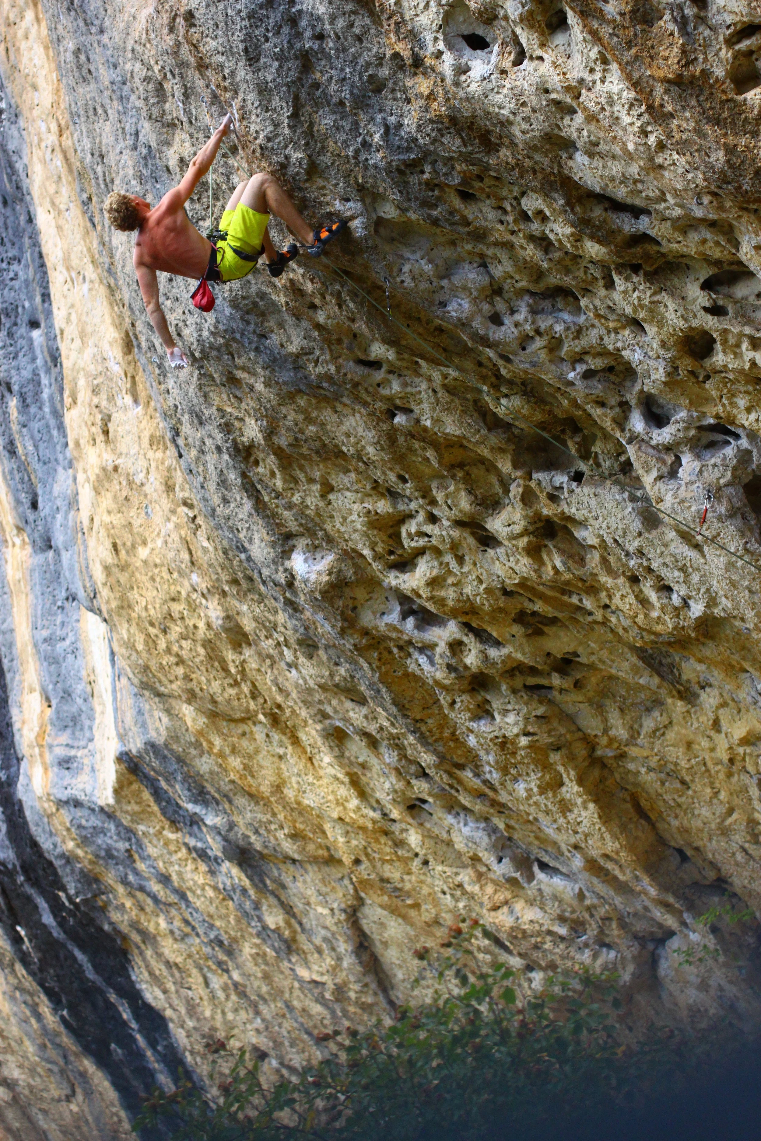 vagabond d'occident (7c), ceuse. france. photo: rachel slater