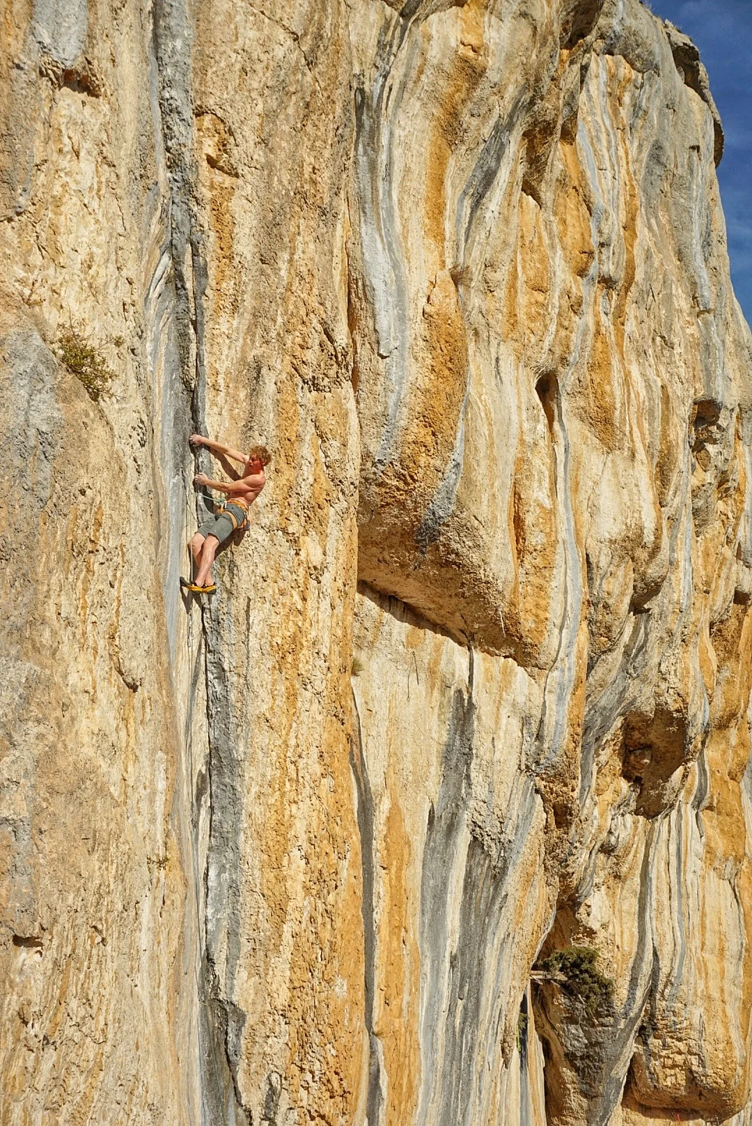Astoputza (7c+). Etxauri, Basque Country. Photo: Angus Kille