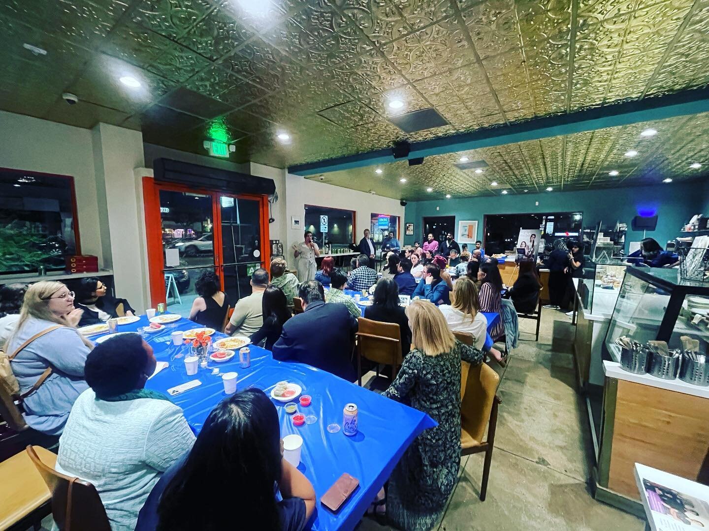 IT IS SUPPER CLUB SUNDAY! 🍽️🥗

At the end of April we gathered at @wearefriendsandfamily in Hollywood for an Afghan feast prepared by new arrival chef Aqila Asghary! 🥗🍽️

The guest list included our friends from both @pacificcouncil and the @hilt