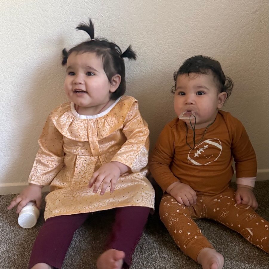 Family Friday: Meet the Jabari Family! ✨

This week we&rsquo;re welcoming the Jabari family, who recently arrived in California from Afghanistan! Mom, Dad, and their adorable 1-year-old daughter are beginning their new chapter together.

Dad is looki