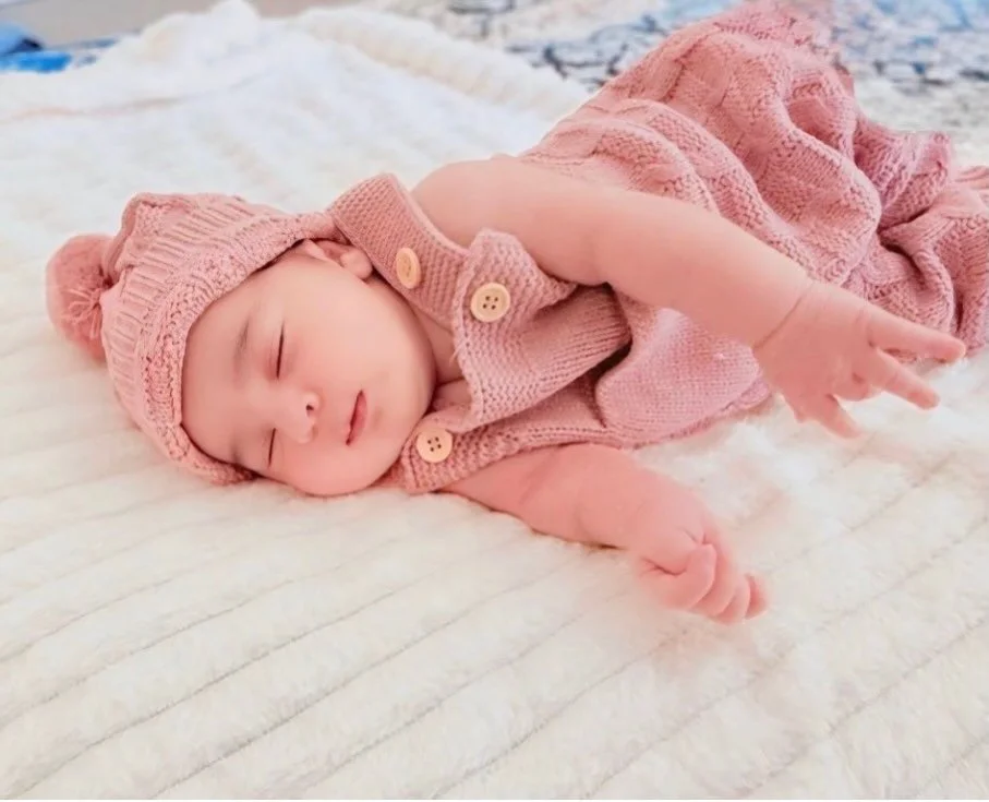 Family Friday: Meet the Alam Family! ✨

This week we&rsquo;re celebrating with the Alam family, who recently arrived in California from Afghanistan! They just welcomed a baby girl in April, and we need your help to welcome her to the family!

Dad wor