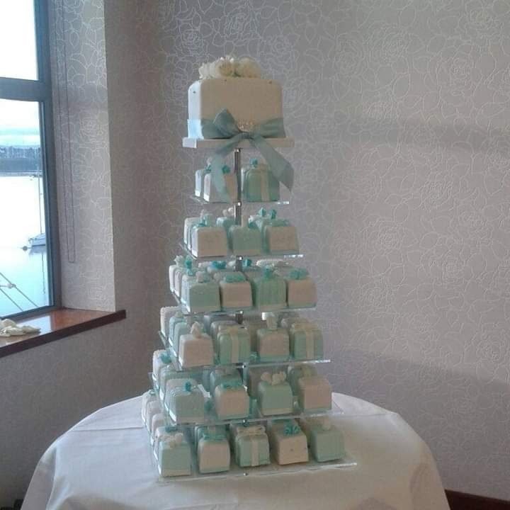 Mini cakes Tower wedding cake 