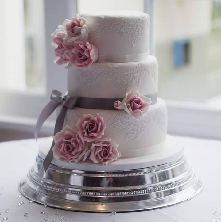 Sugar Blush roses and lace wedding cake 