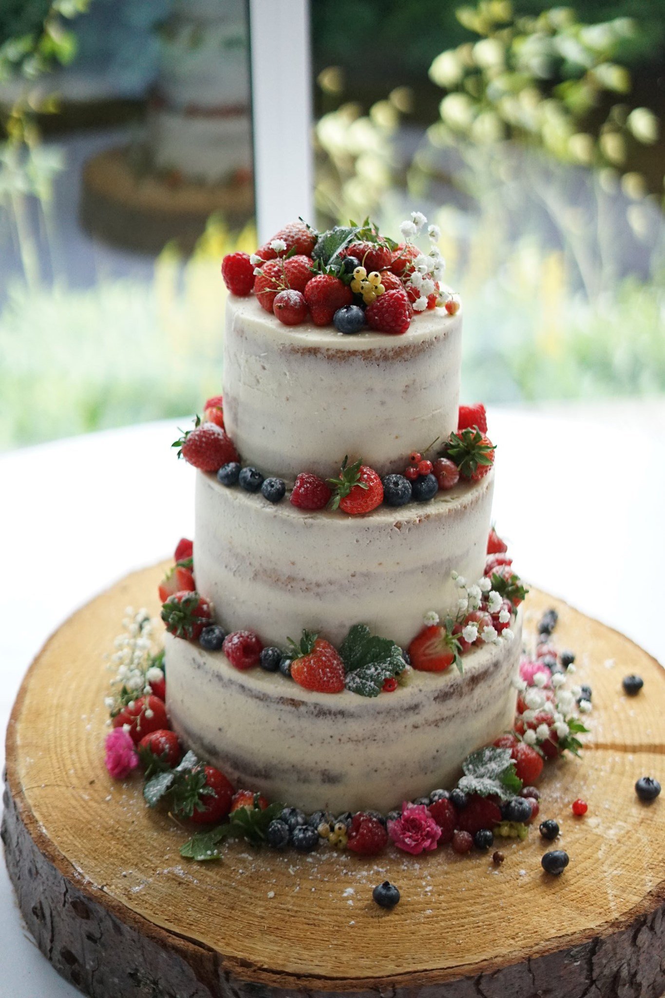 Semi Naked wedding cake 
