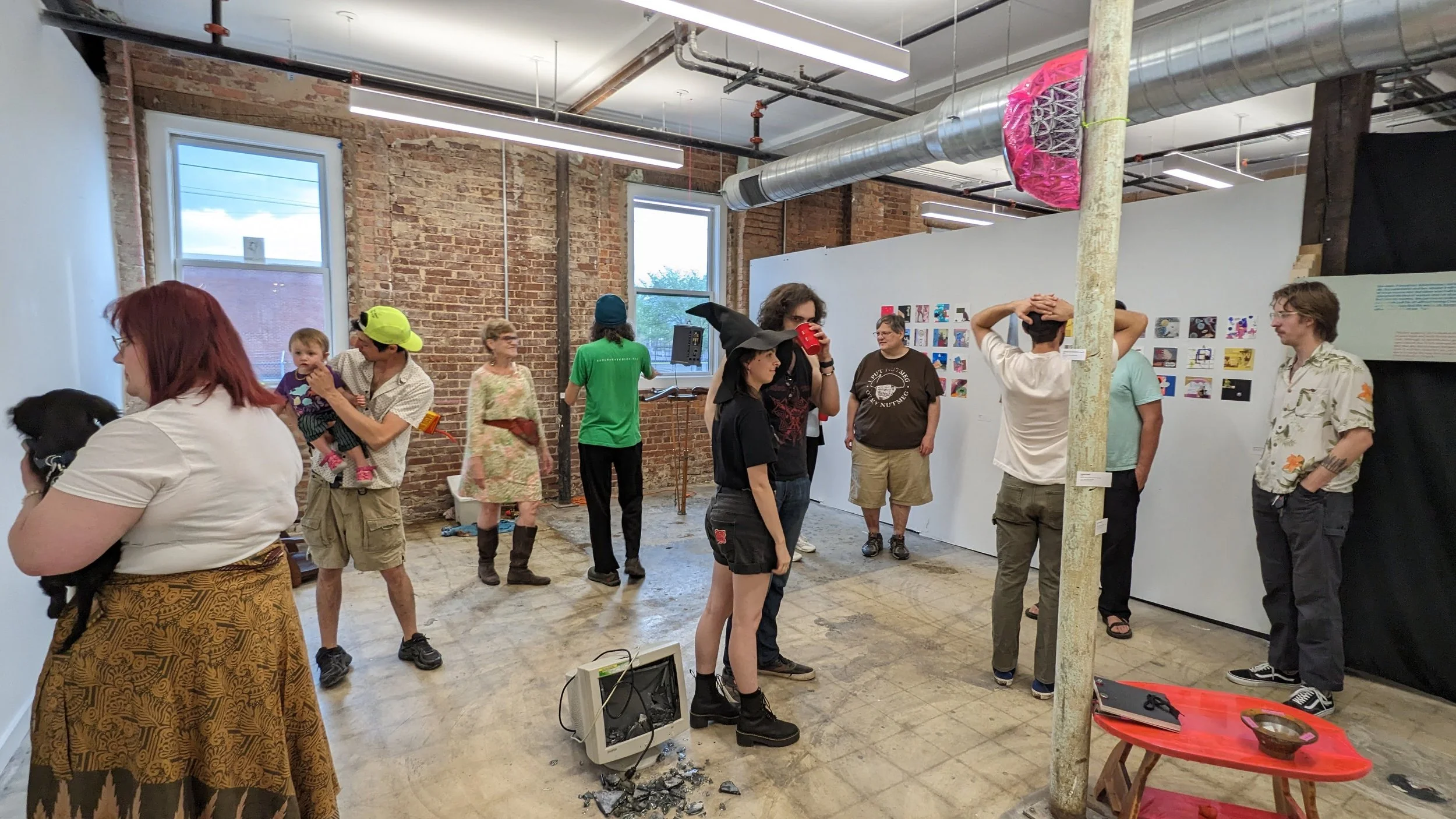 EN EL AULA: ALGUNAS COSAS DEL SÓTANO DE MI ABUELA