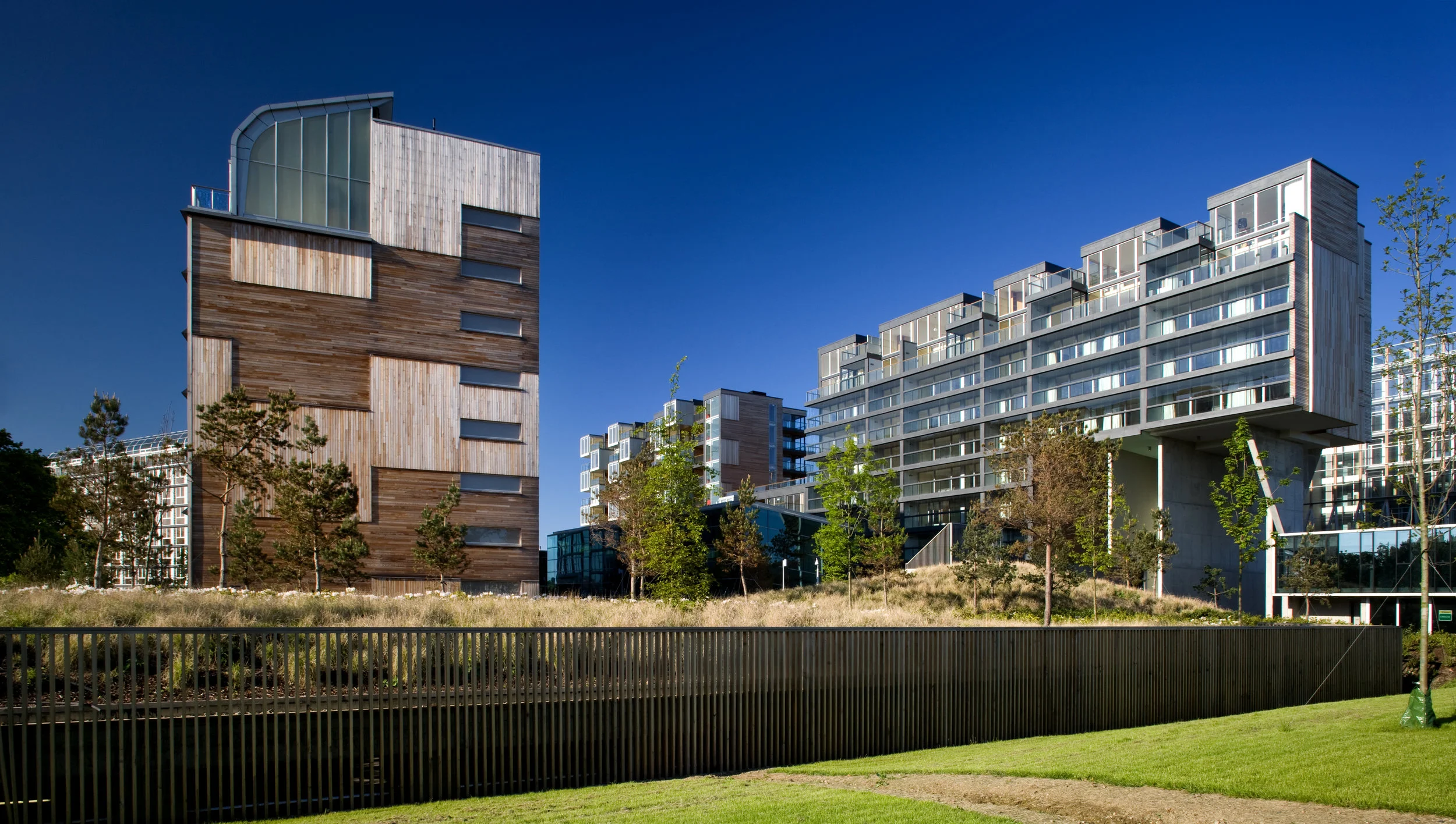 Fig. 22 south facade residential building, the links, west facade residential building, the bay, with swimming pool in between.
