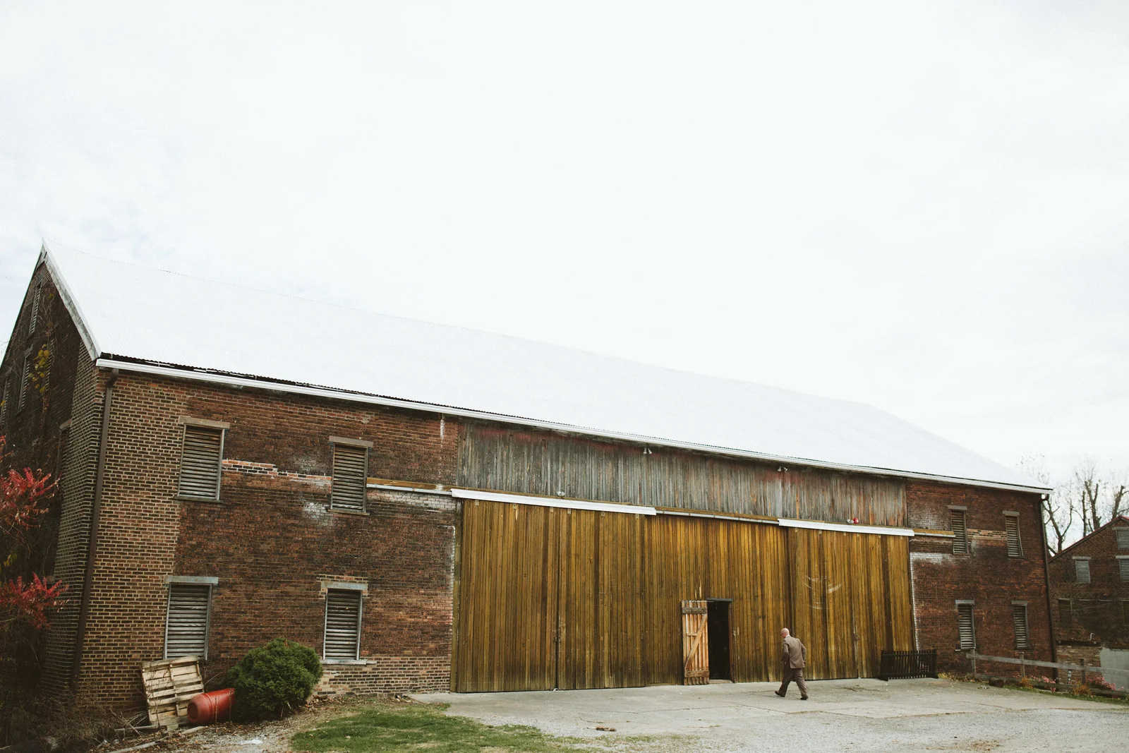 west overton barn - photo courtesy of hot metal studio