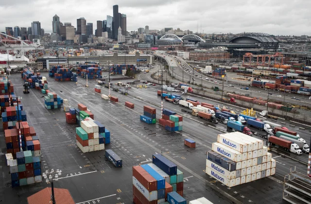 Seattle waterfront and skyline. (All photos by Lizz Giordano for Crosscut)