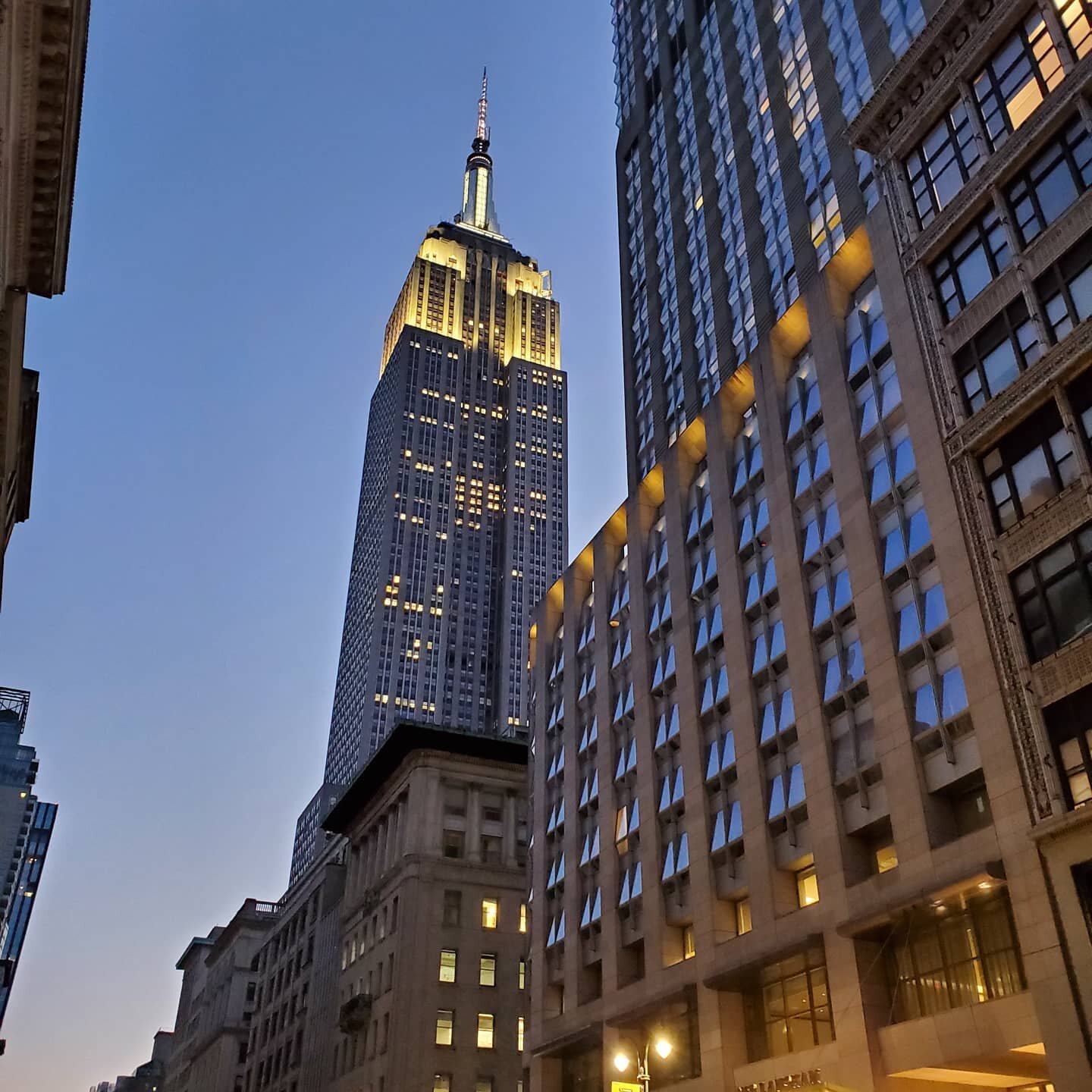 Decided to take a walk this evening, past my former loft. 

Snapped a shot of the @empirestatebldg
Which is comforting to me. 

I was so thrilled to see one of my favorite restaurants, @frankieandjohnniessteak37th was starting to build outdoor seatin