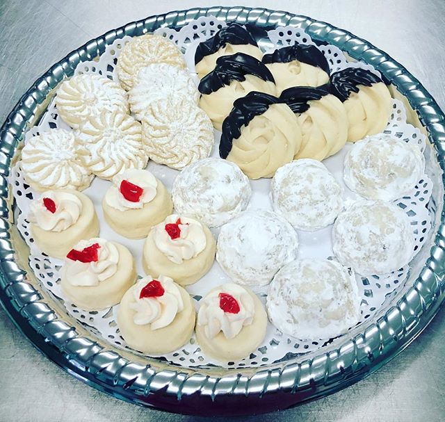 #cakeachance #miramichi #shortbreadcookies #chocolatedipped #buttercream #walnut #cherry #yummy #yum #getinmybelly #cookietray #needthis #foodgasm #foodporn #delish #freshbaked #freshbakedcookies #christmascookies #partyplate #partytray