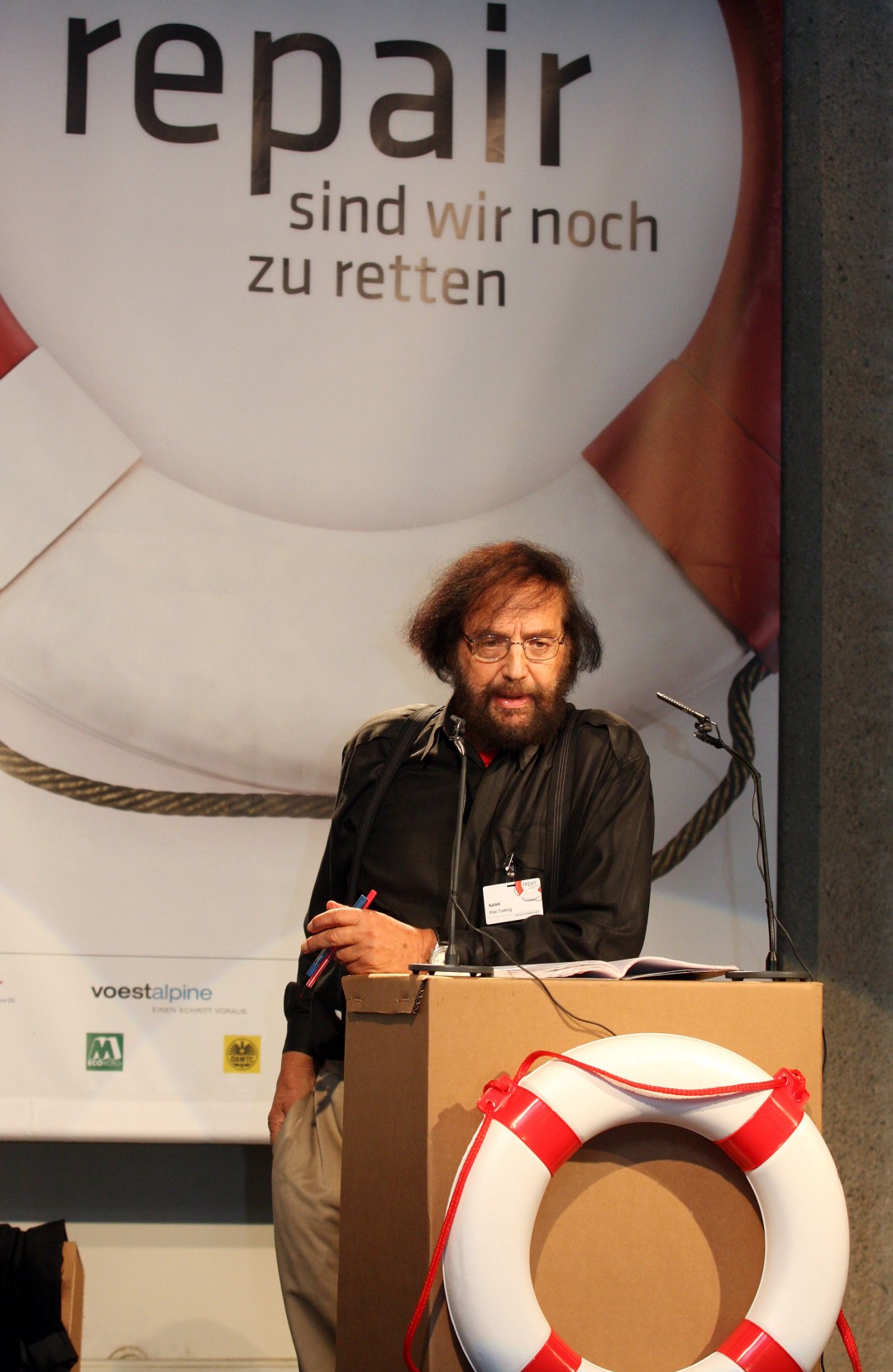 Frithjof Bergmann speaks at the Repair Conference. Source: Ars Electronica
