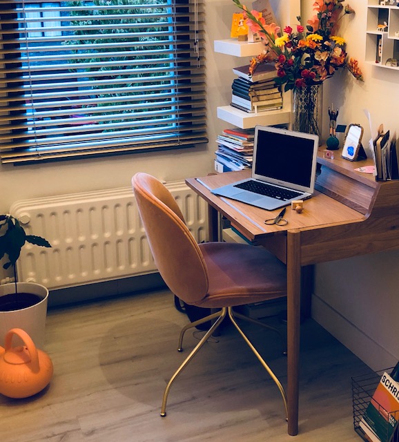 bureau.jpeg