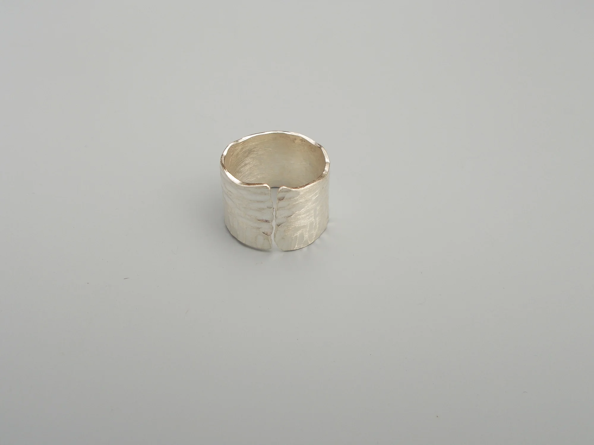 "bark" ring
