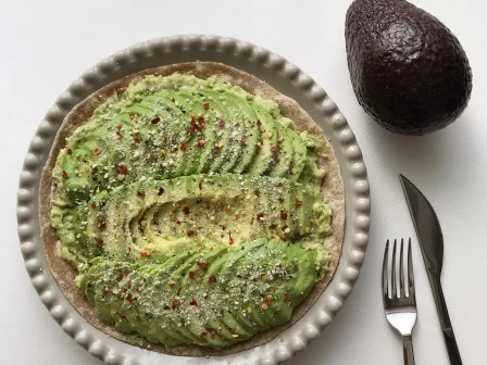 avocado pizza