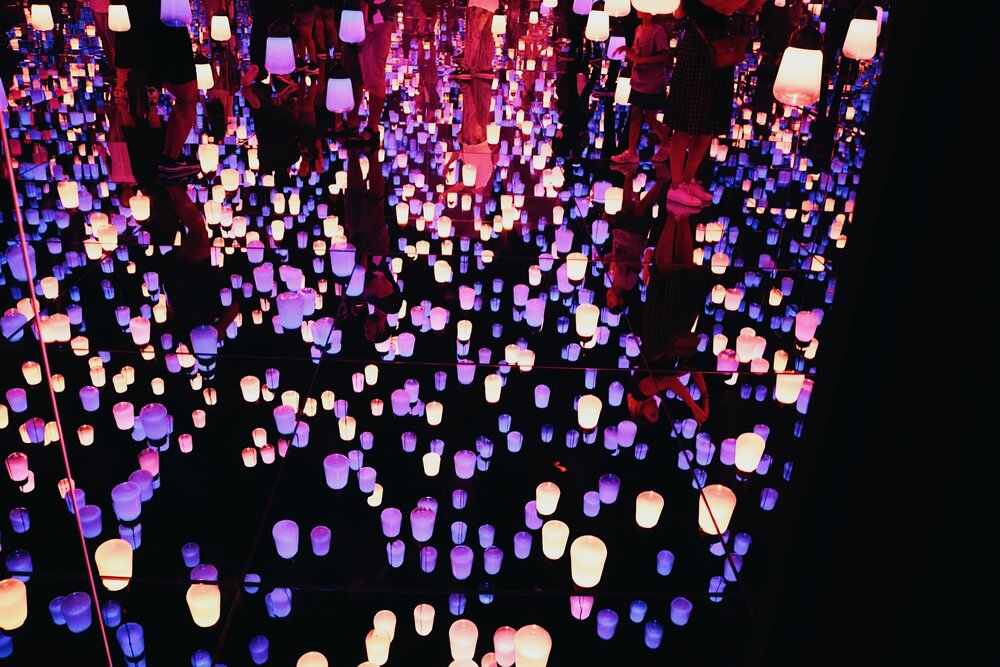 lantern forest details at teamlab borderless tokyo