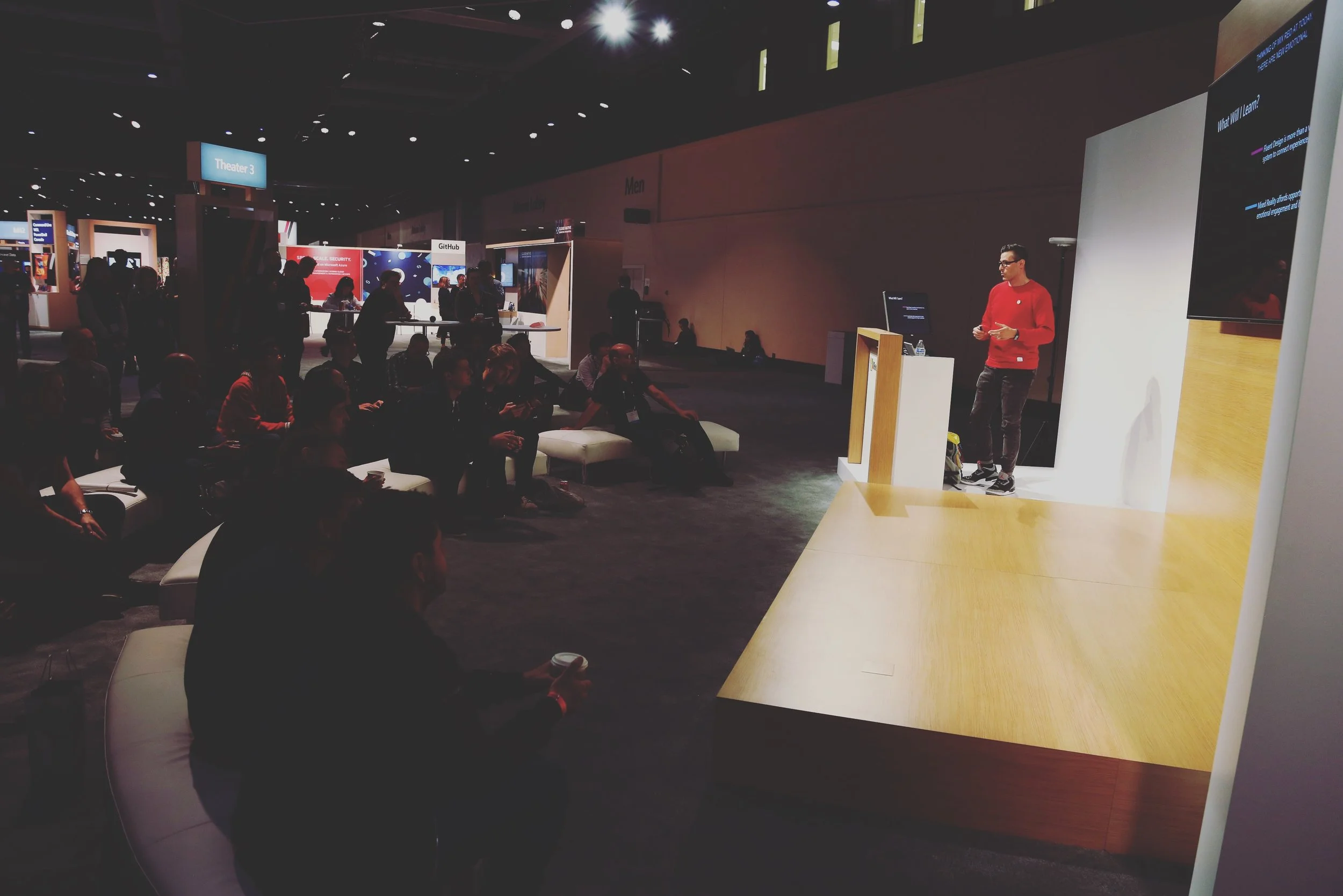 //Build 2018: The Fluent Path to Spatial Computing (Copy)