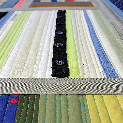 05 quilt diary detail buttons 72 500.jpg
