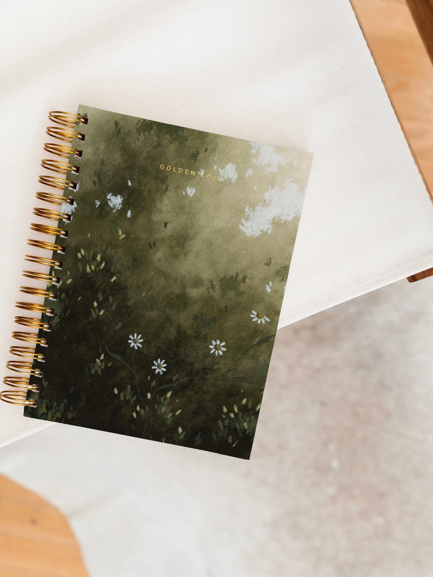 continuing the daisy theme for the @golden.coil limited design contest 🌼 #gcxlimited26