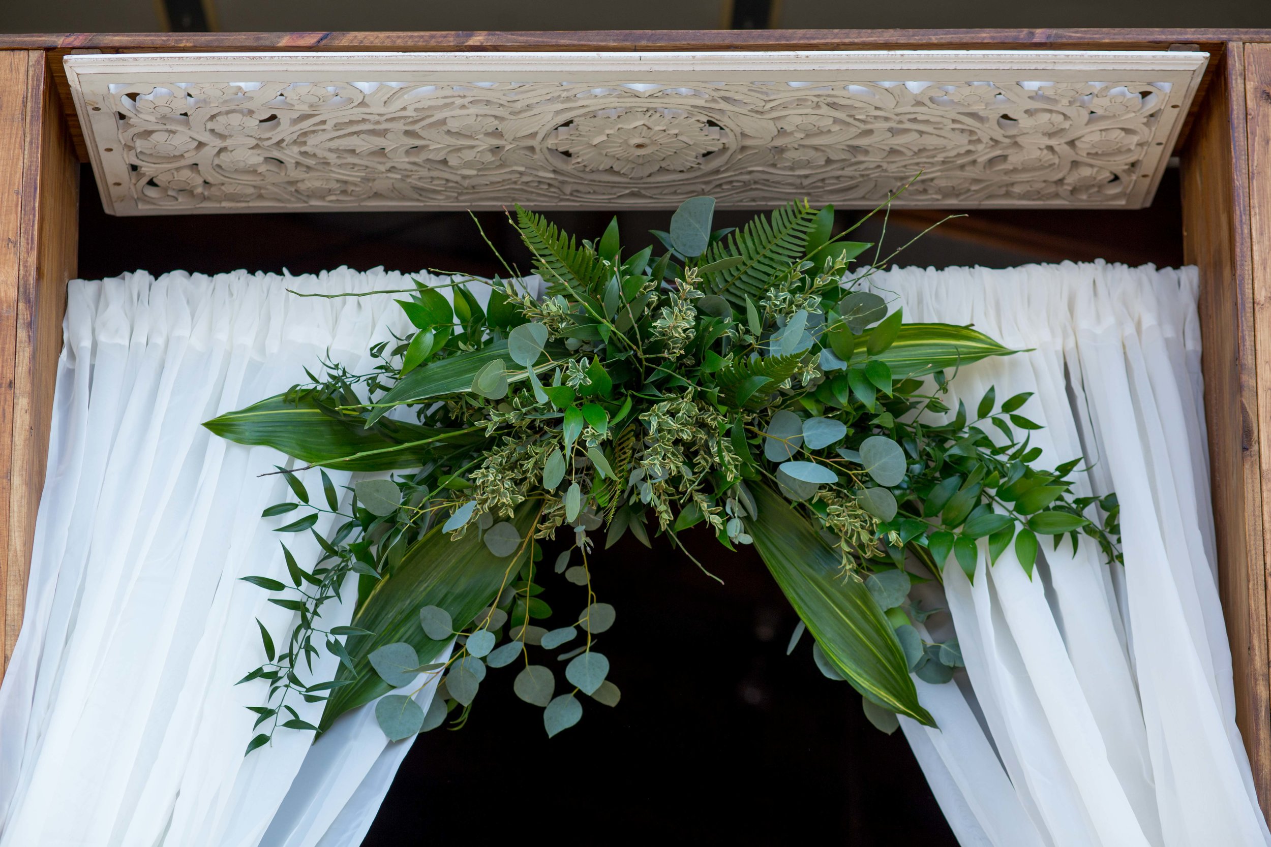 2.15.2019_WeddingFlowerArch_DETAILS-3335.jpg