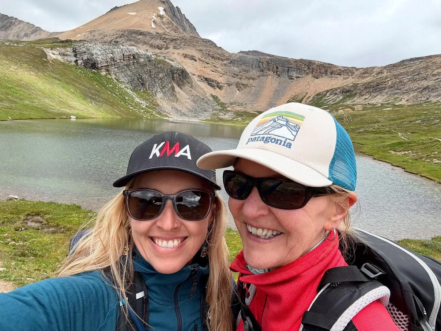 Fun day out with my mom! 
Helen Lake, Banff National Park. 

🏔️12km return
🏔️ 550m elevation gain
🏔️ 2400m max elevation