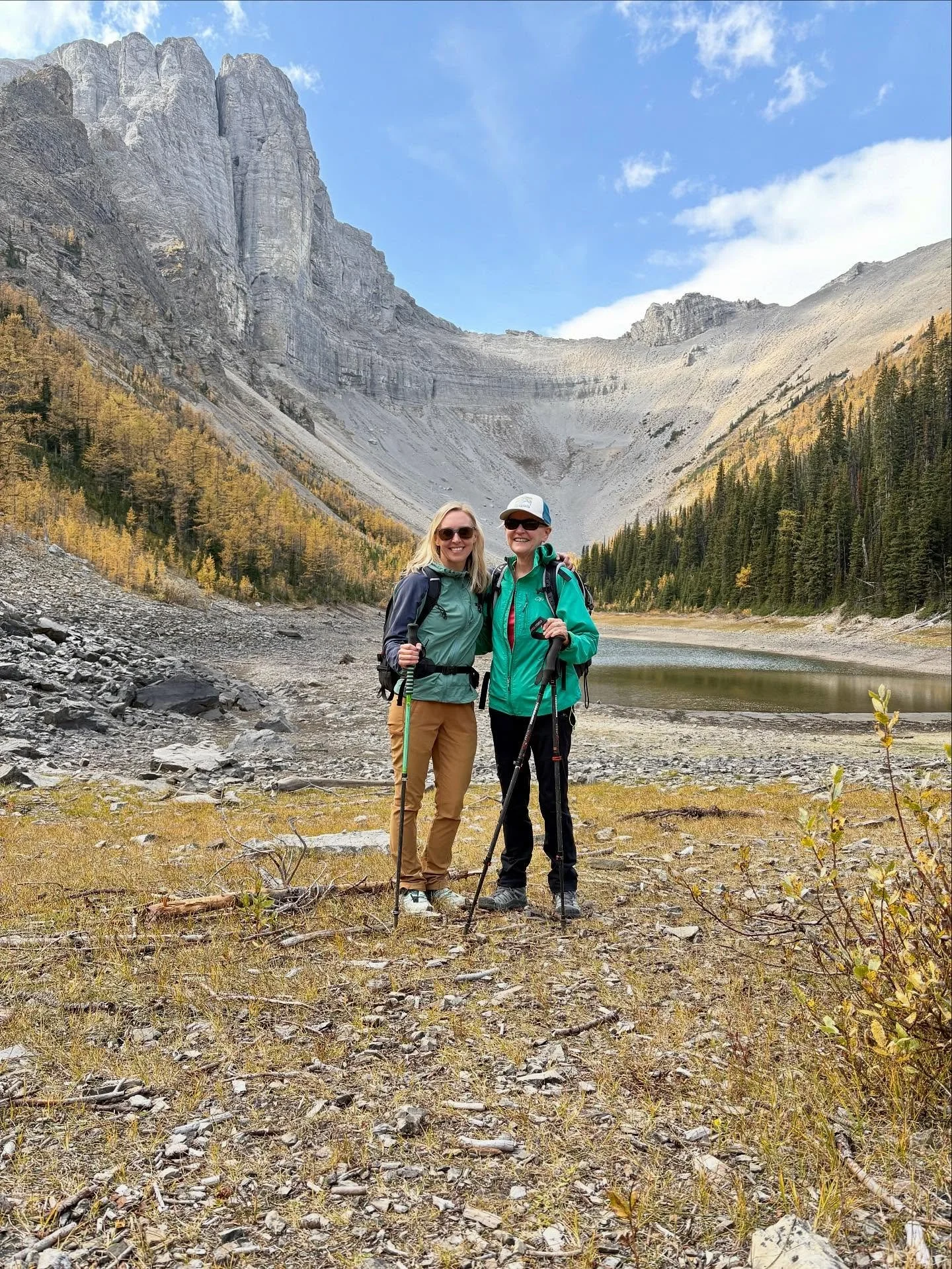 With my mom and @meghanjward! 

My mom loves larches and had such a nice day out. 

💛💛💛