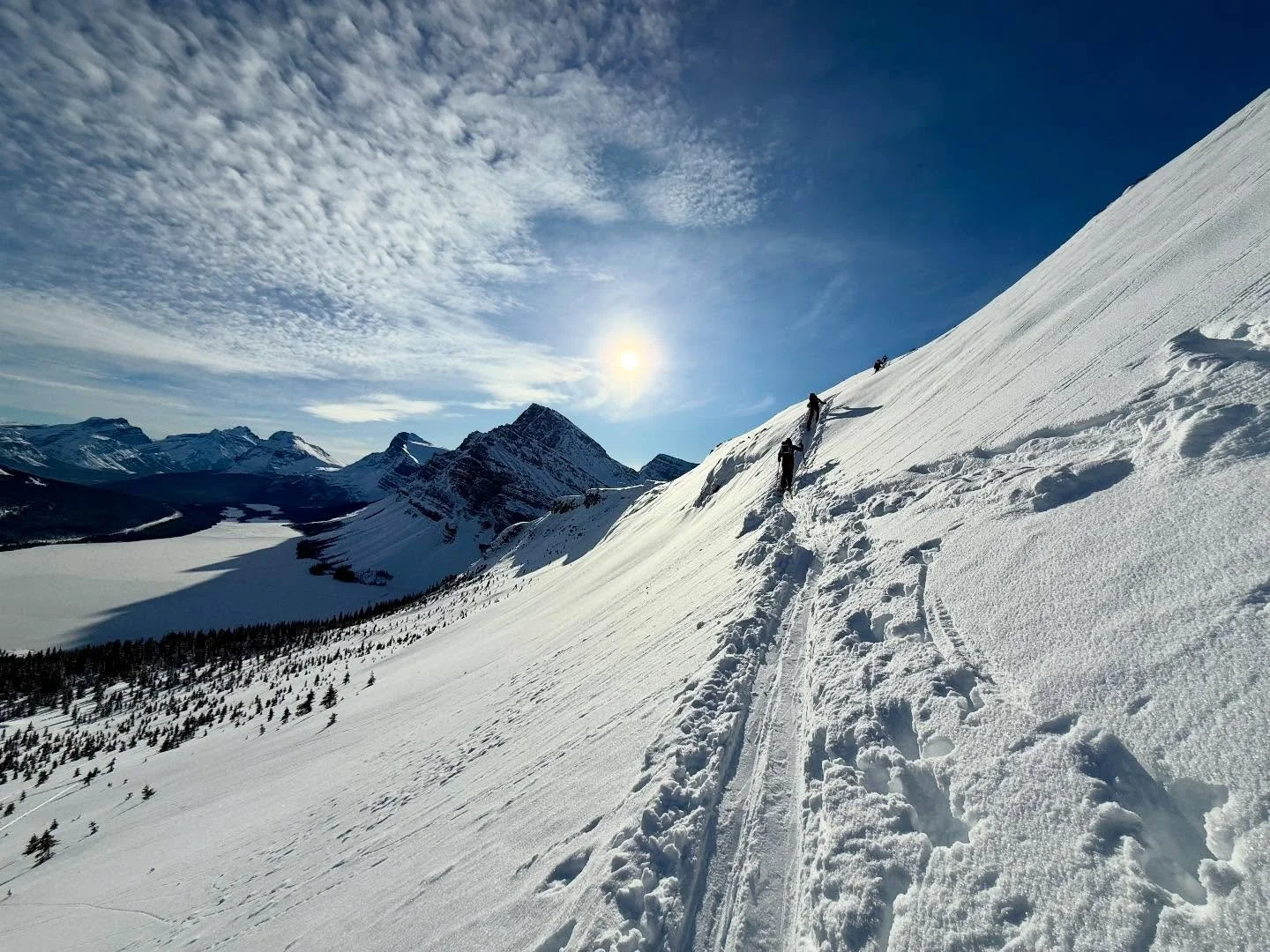 First day touring this year!

Jimmy Junior. A few sharks out there! But also some decent turns. 

@jessie__boston 
@rm.pinho 
And Mike