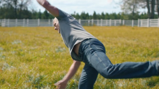 Buffalo Wild Wings - Brett Favre Teaser