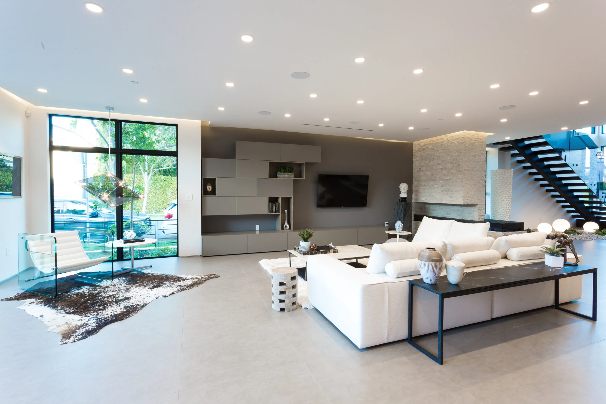 8701CliftonWay_LivingRoom_6.jpg
