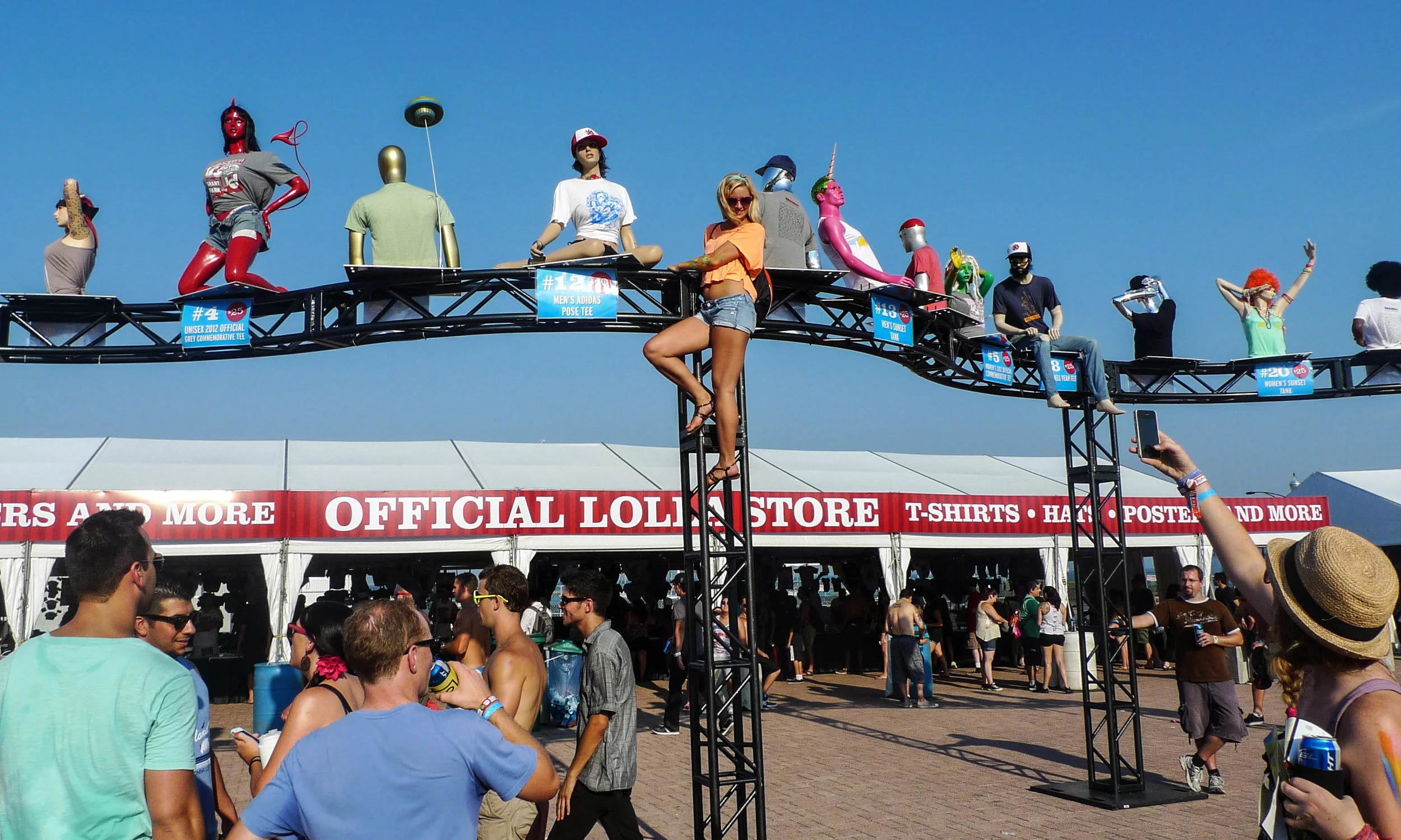 LOLLA54 N.jpg