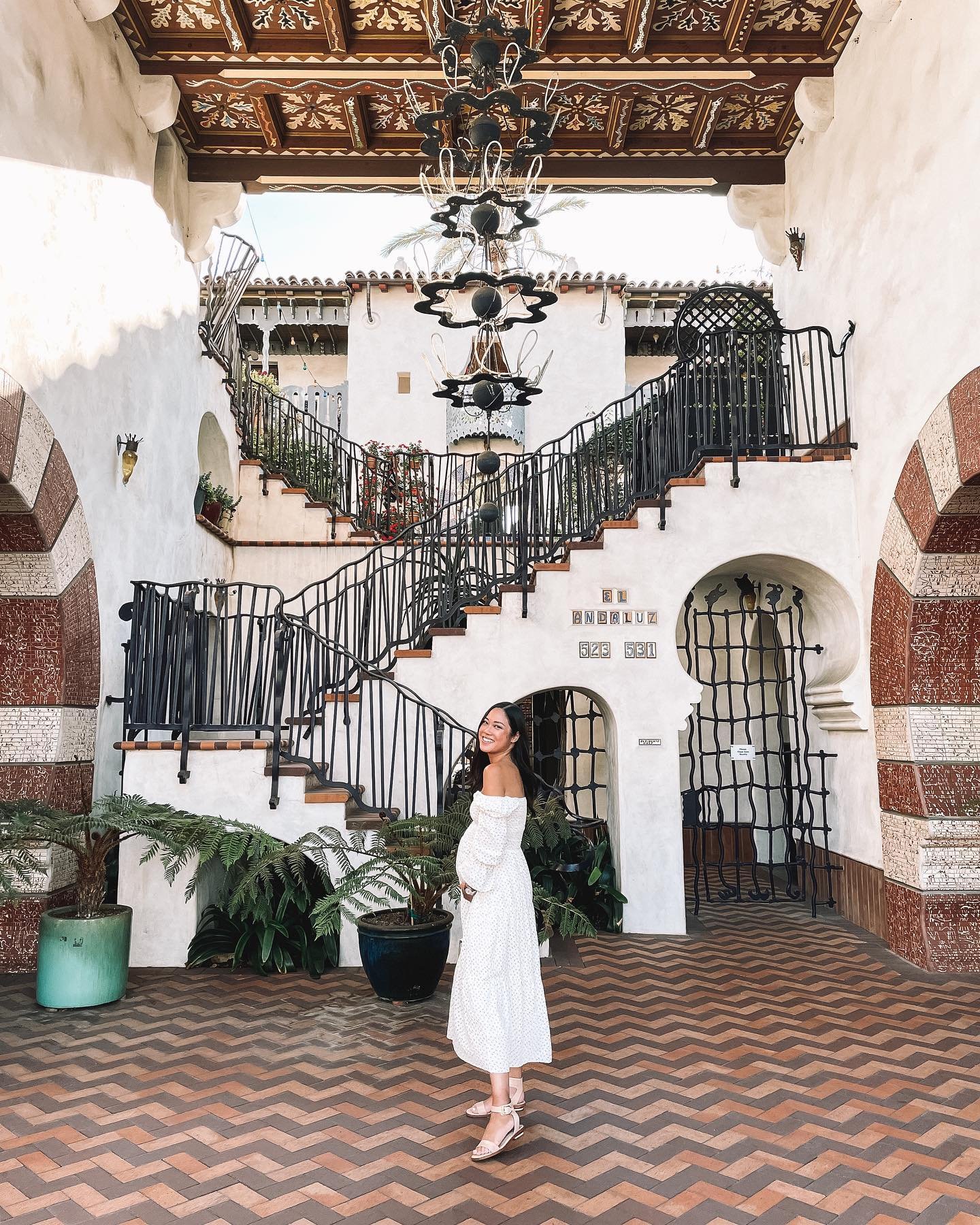 Bumpin&rsquo; around Santa Barbara and finding the cutest corners. xx
.
.
.
10&bull;03&bull;21