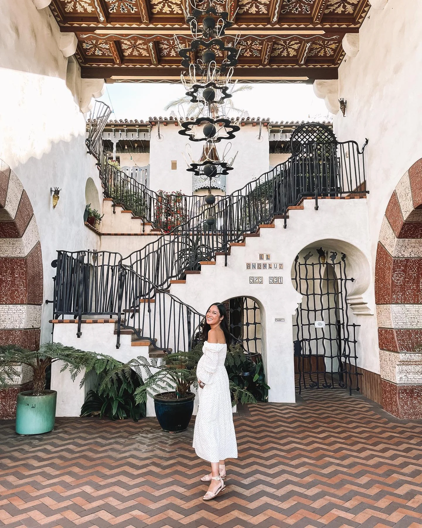 Bumpin&rsquo; around Santa Barbara and finding the cutest corners. xx
.
.
.
10&bull;03&bull;21