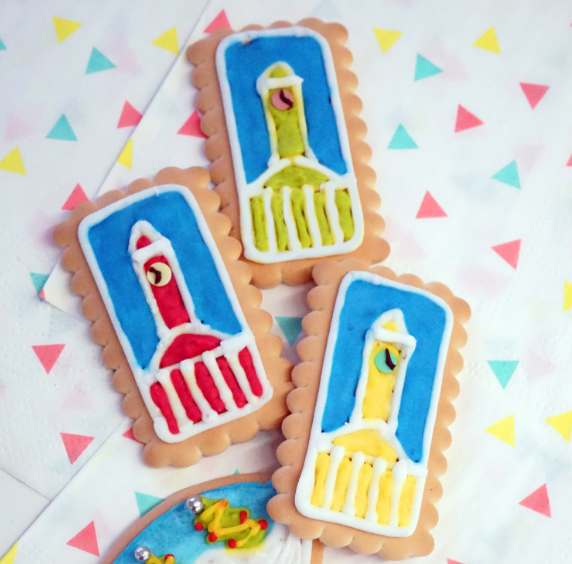  Decorate biscuits at the MOB 