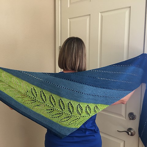 Joy (KnittingJoy on Ravelry) knit a fabulous spring-y Silverleaf .