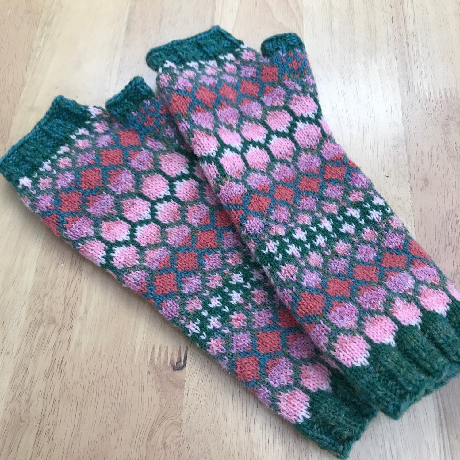 Tulip-inspired Skystone Armwarmers