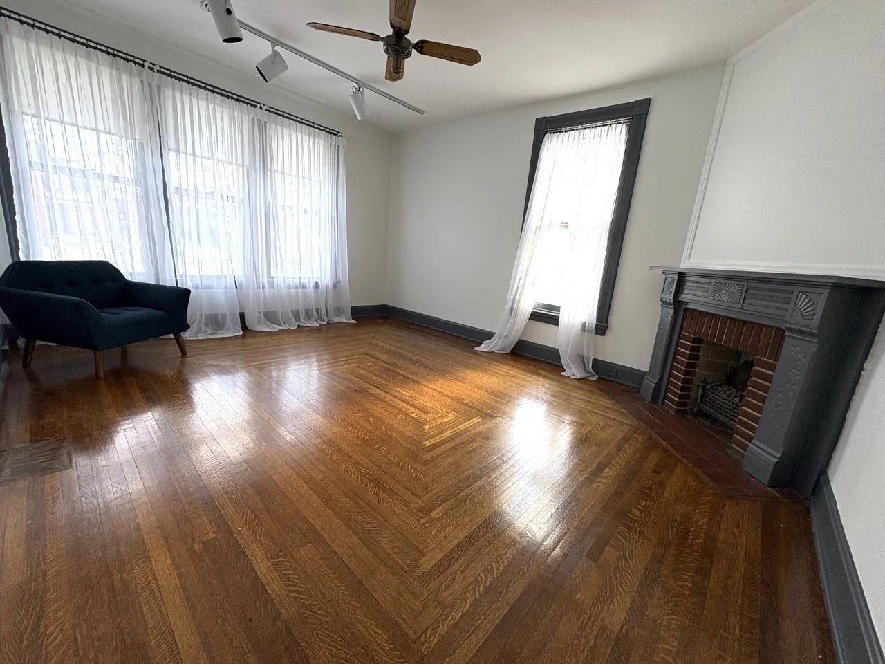 4FE1A829-38A2-4103-A2B1-940F8B6046EA Large.jpeg