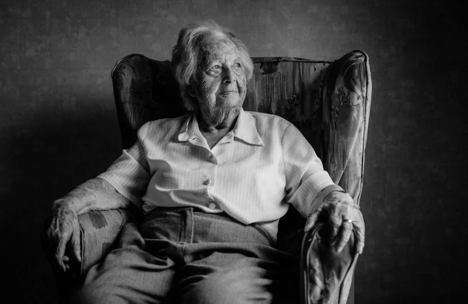 Joan Forman, Photographer Ian Forsyth