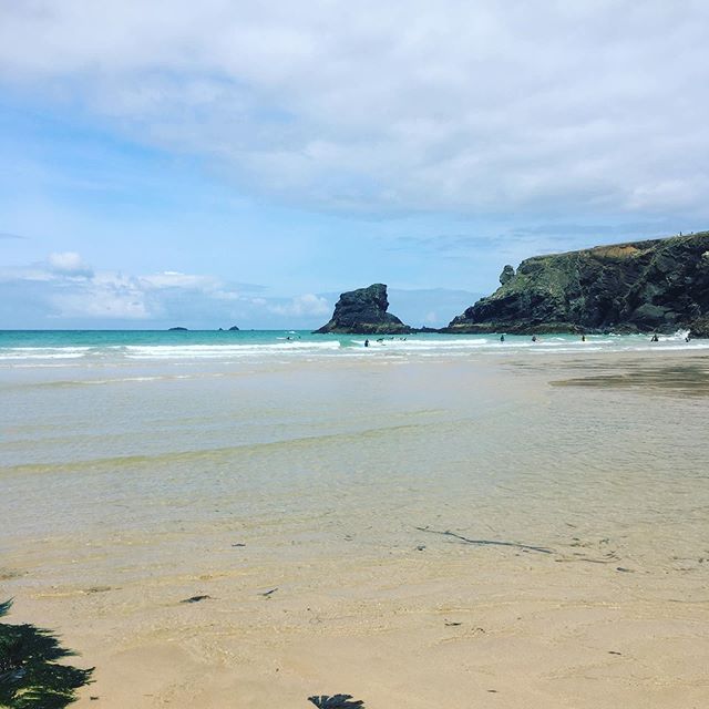 If you stay with us you you&rsquo;ll be spoilt for choice for beautiful beaches. We found this beautiful spot and even on a sunny August day it was quiet and peaceful... bliss #beach #heaven #rockpoolholidays #tidalpool #summerloving #beachesfordays 