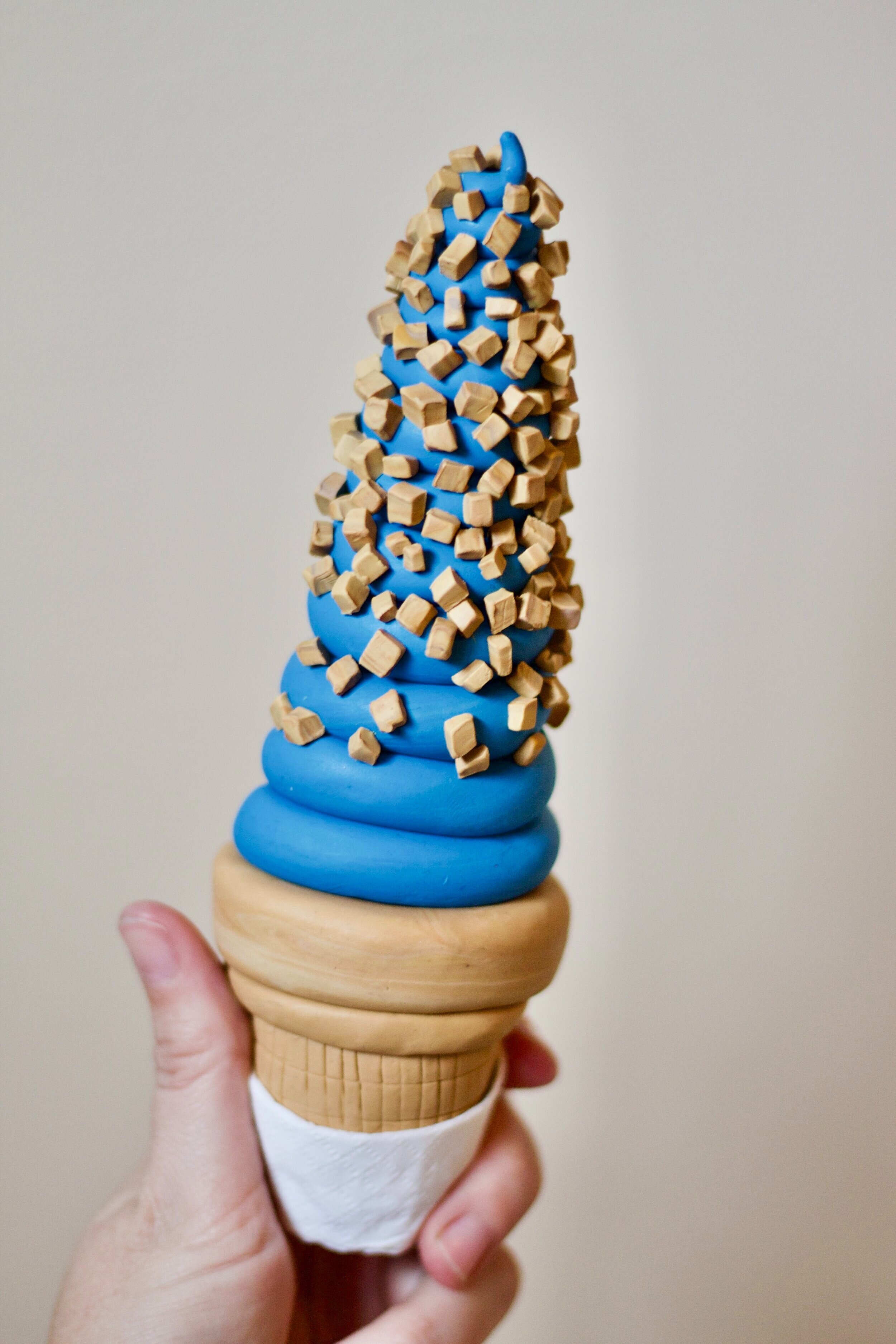 tom's dairy freeze, blue-dipped cone