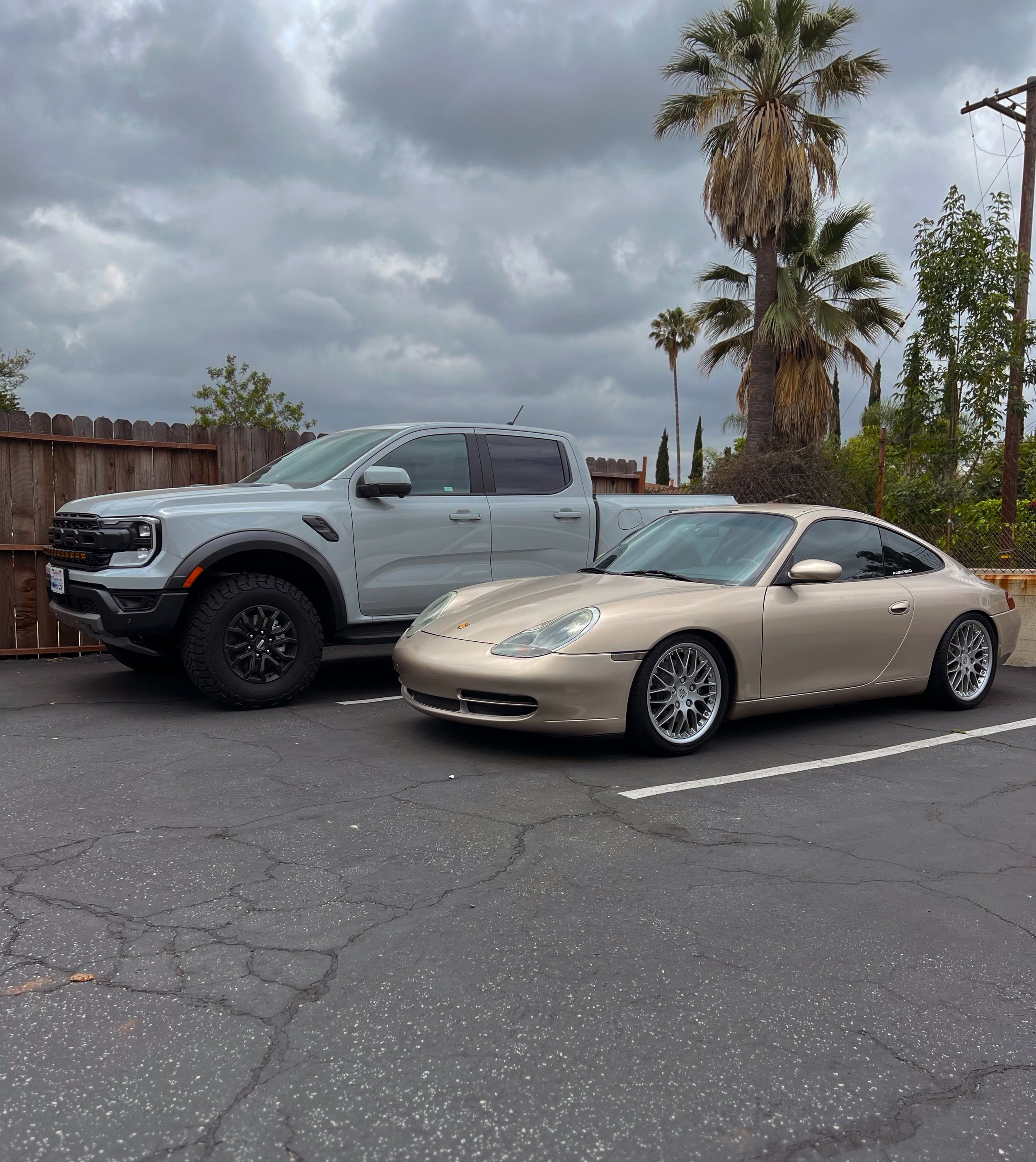 Two Car Solution? 🏎️🛻 

(Yes, I still have the M3 also🤣)
-
#porsche #ford #911 #ranger #raptor
