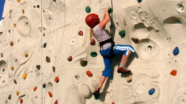 REQ Social - Indoor Rockclimbing