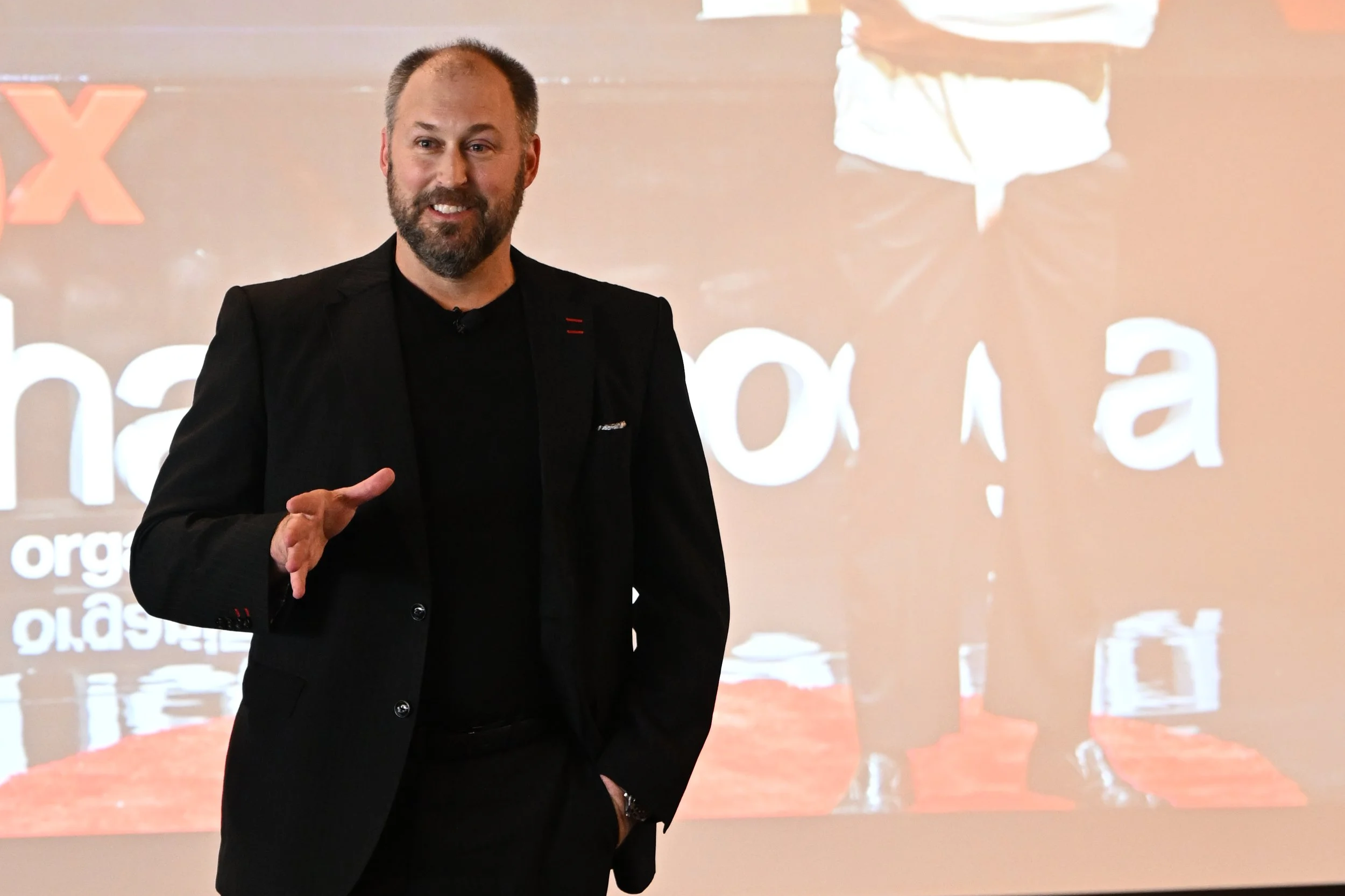 Top Financial Motivational Speakers to Elevate Your Wealth Mindset