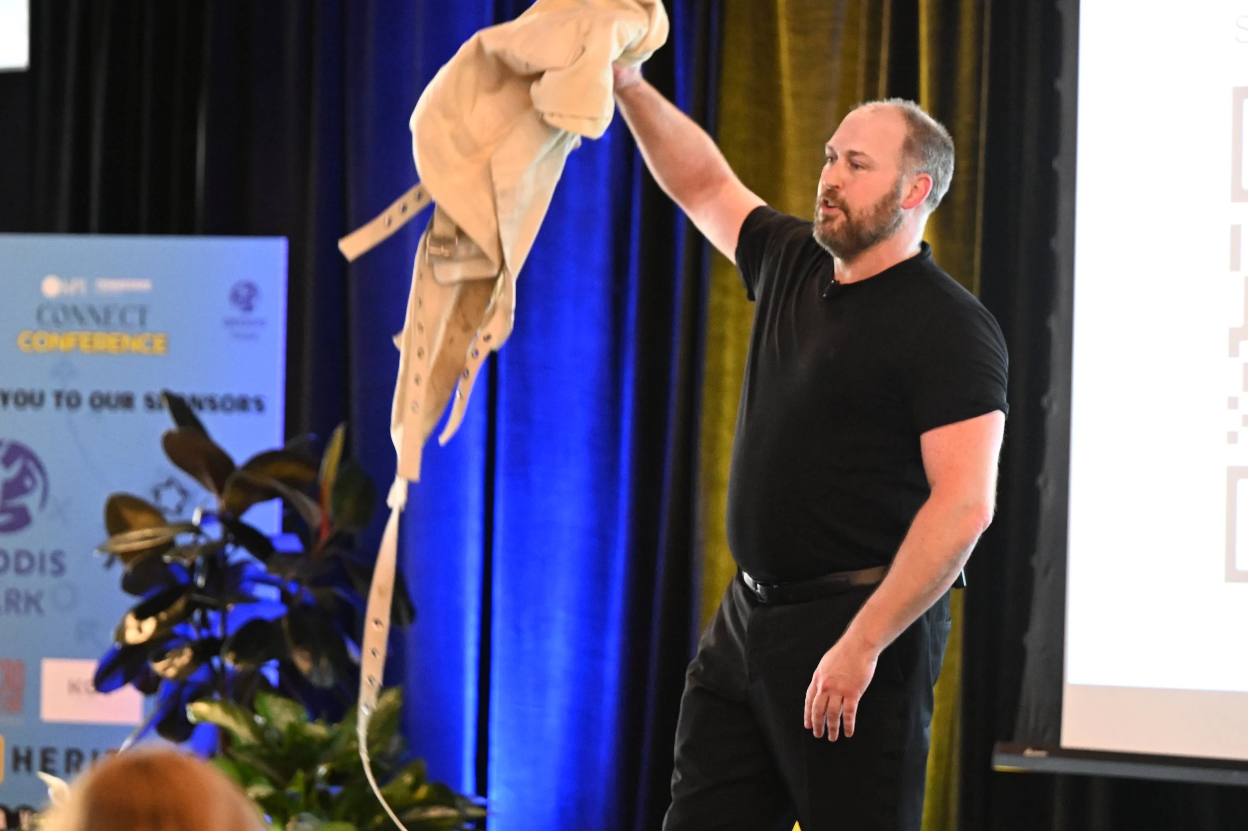 Top Entertaining Speakers Who Captivate and Inspire Audiences