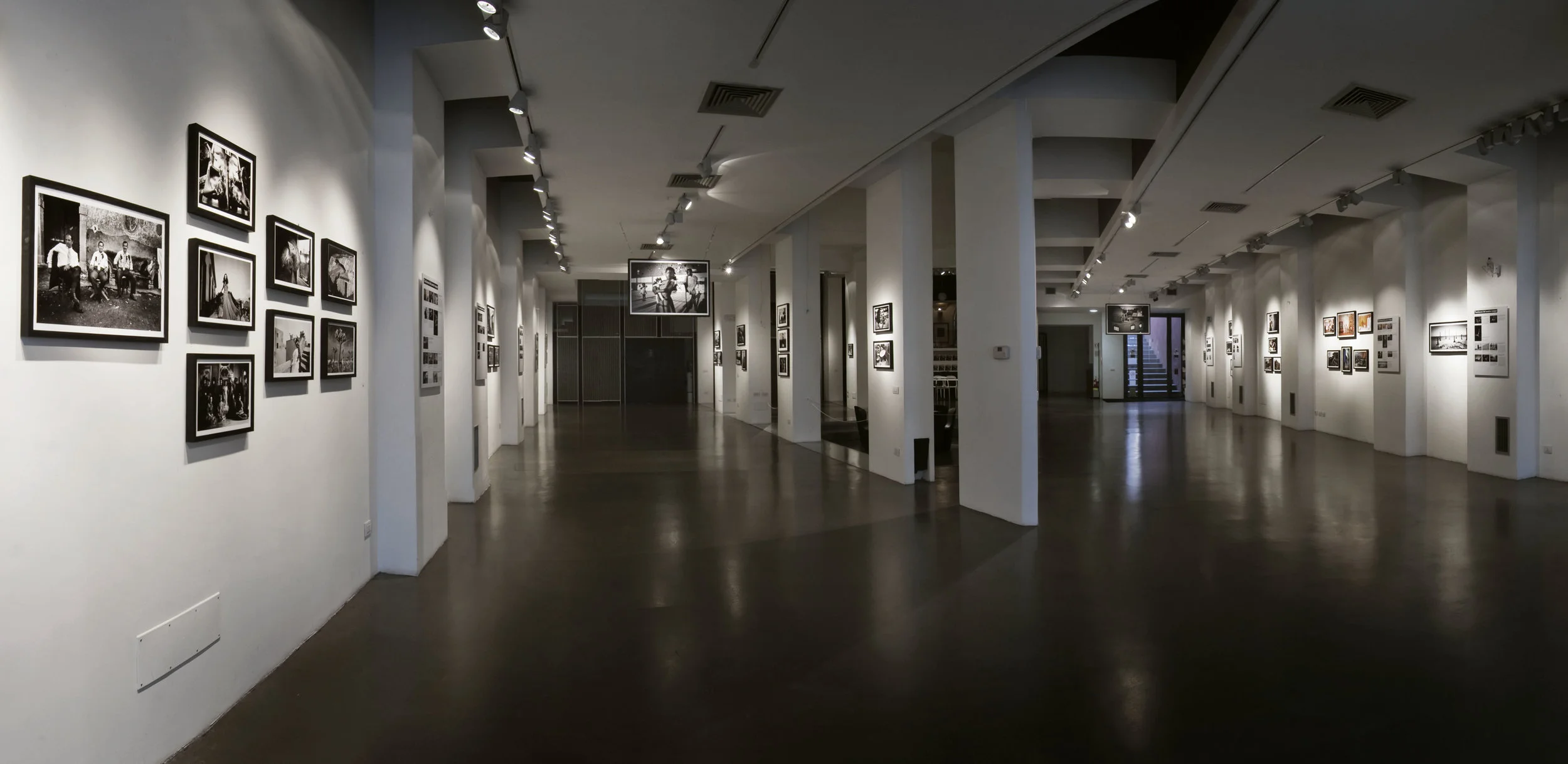 allestimento galleria.jpg