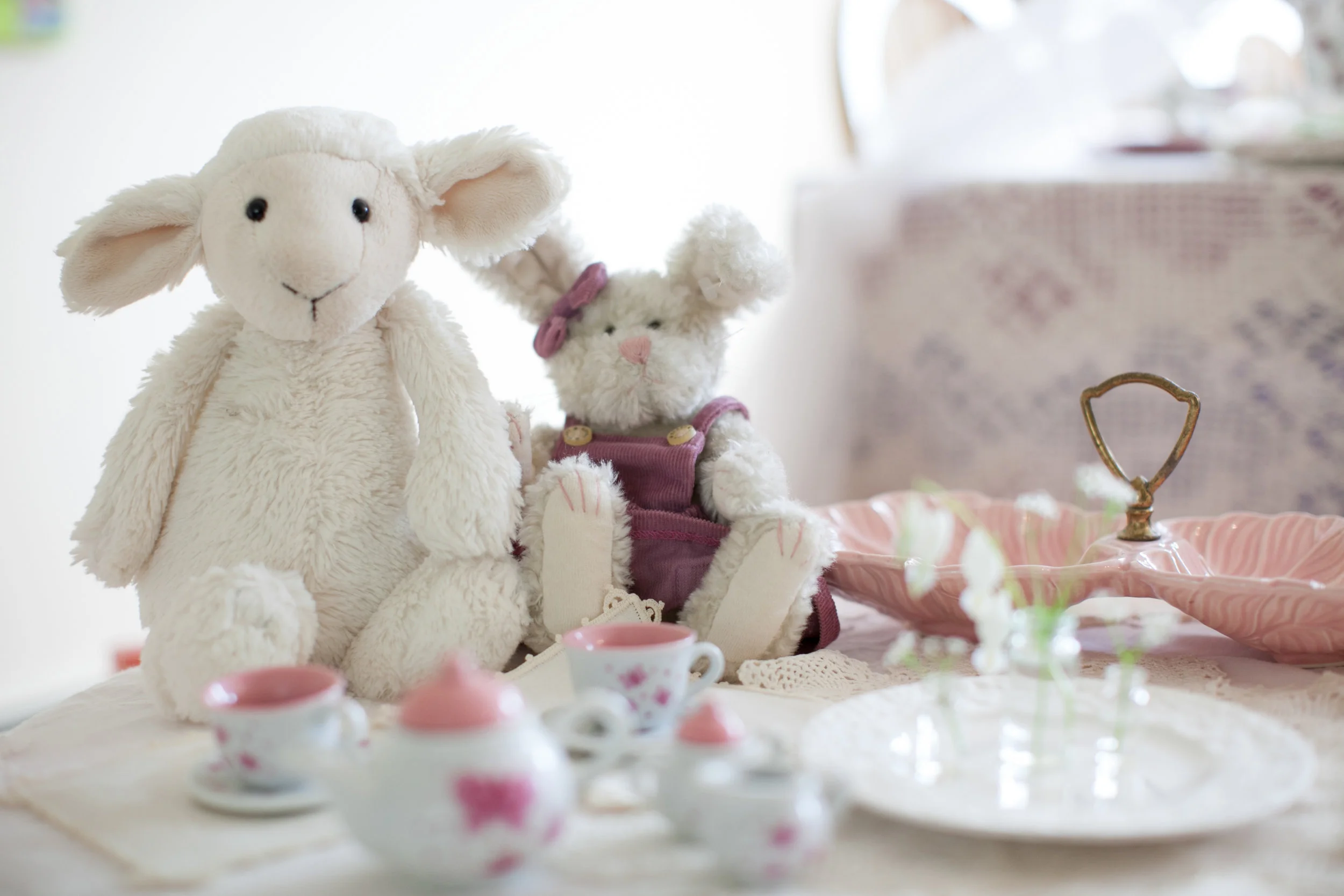 <b>TEA PARTY</b><br>Sage