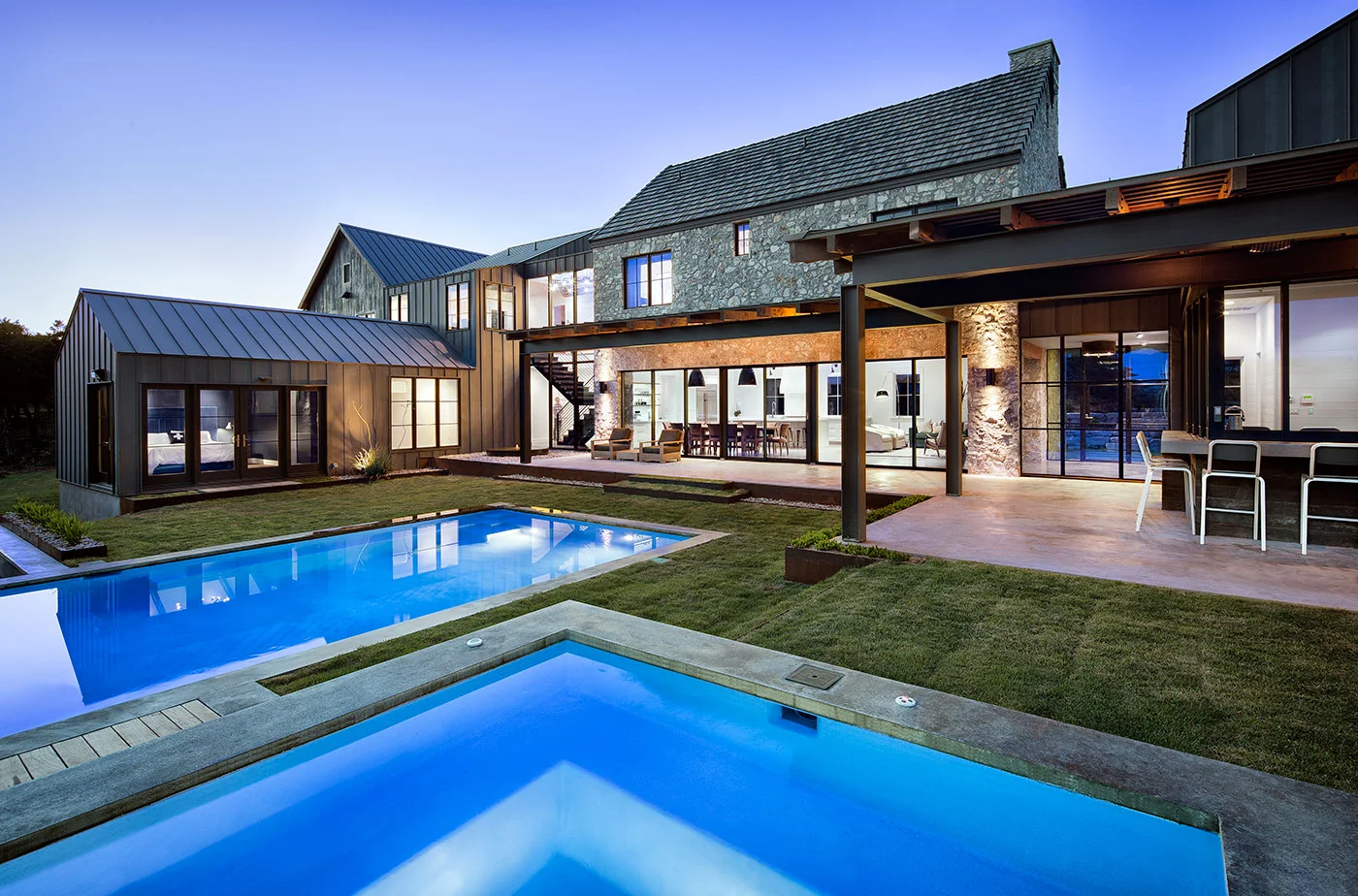 FARMHOUSE Austin , TX