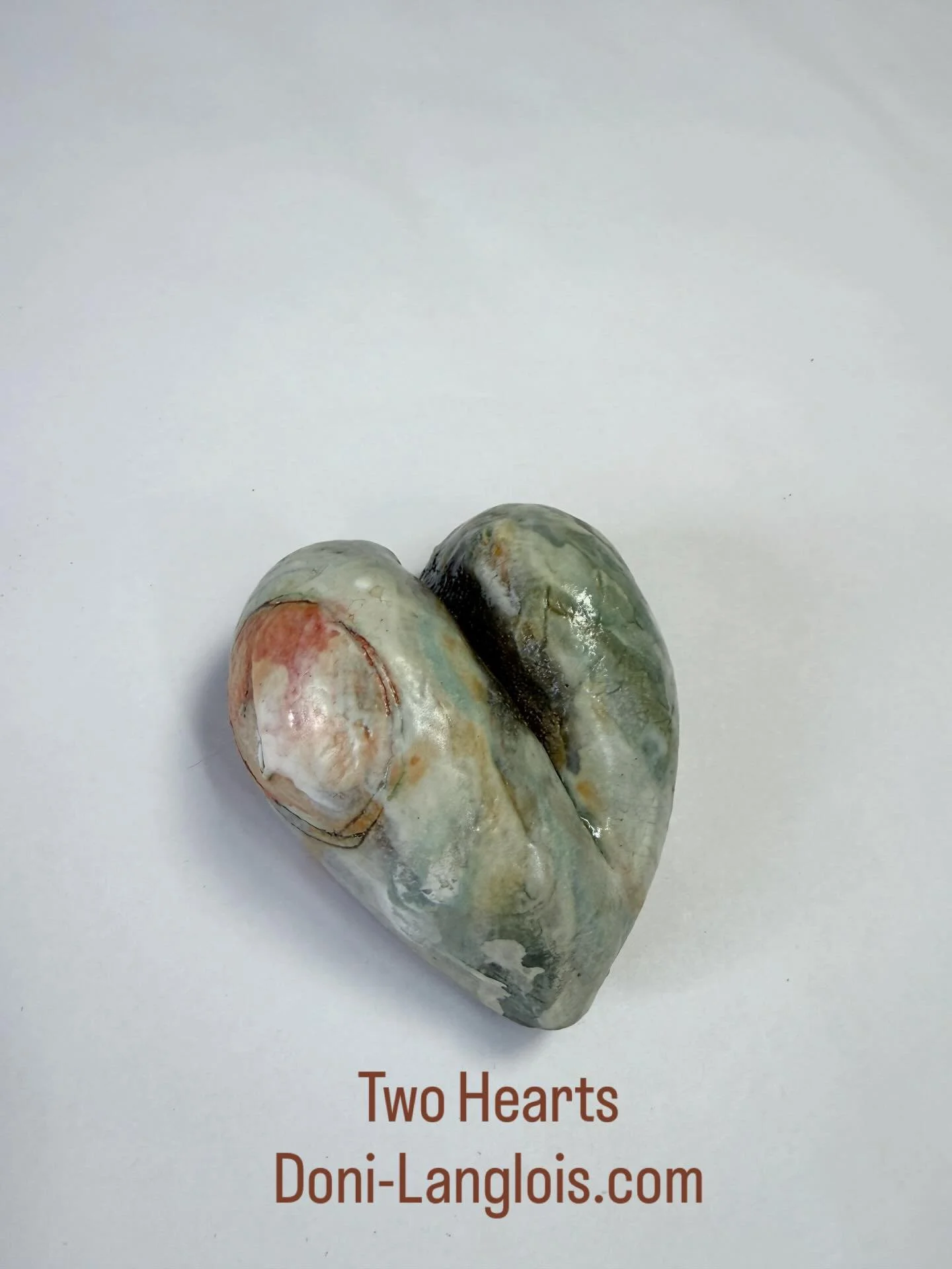 Sweet little wall hearts. 😊💙💙