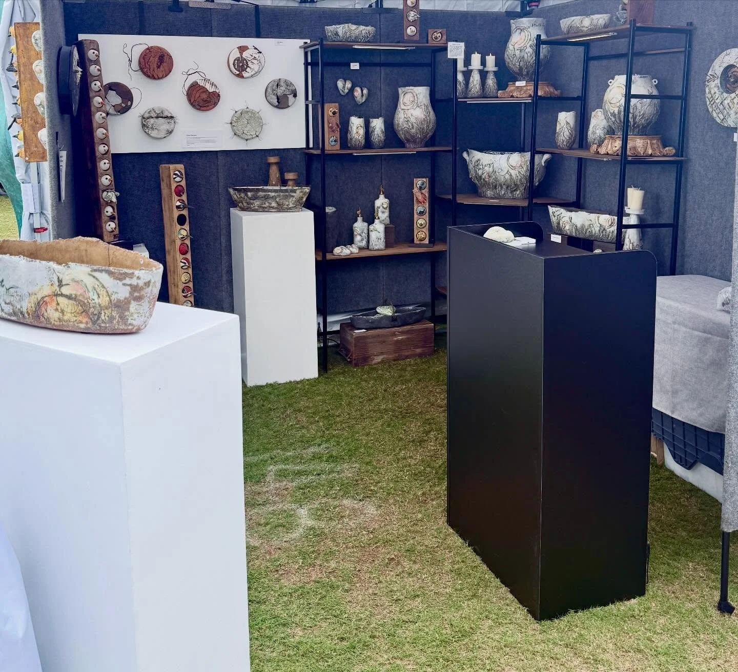 Day 2! Ready to go #wwaf Woodlands Art Festival!
#200artists #thewoodlandstx #betweetheraindrops