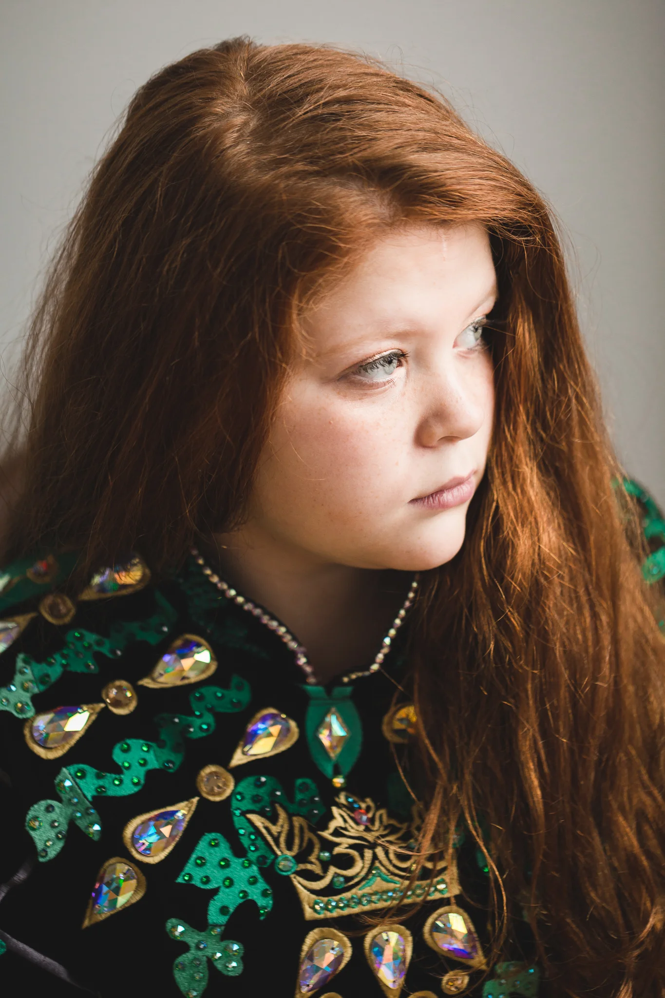 portrait of red haired girl in green dress - Family Photographer Twin Cities
